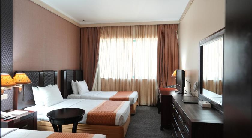 Knight Armour Hotel - image 13