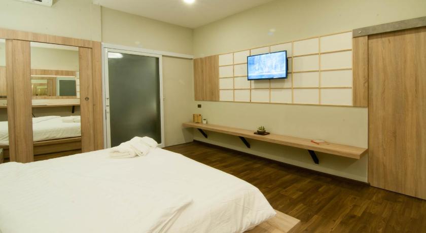 Image of Suite 12