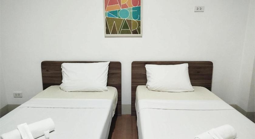 Image of Standard Twin Room 14