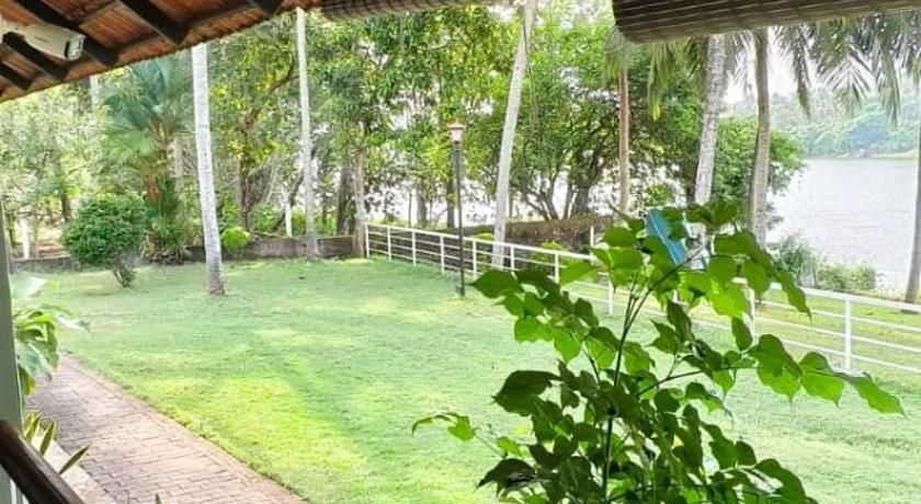 BharathaPuzha Resort - image 3