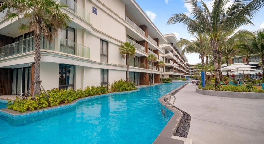 Beachfront 240 One Bedroom Apartment Phuket