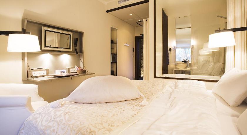 Image of Standard Twin Room 0