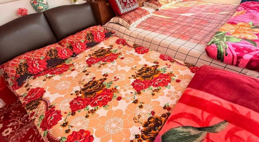 Habib Guest House GULMARG 11