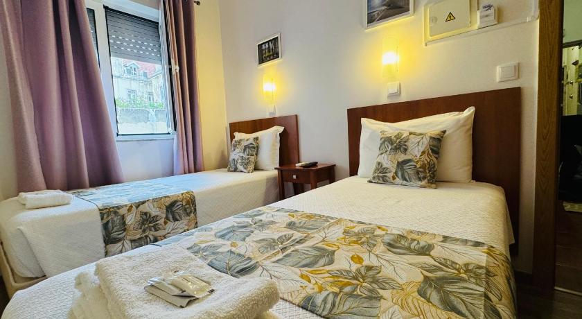 里斯本 Residencial Camoes 2星级 酒店 泳池