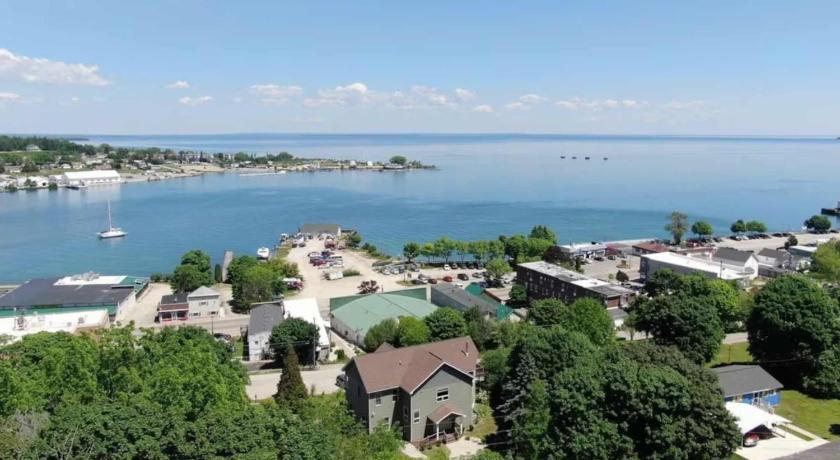 세인트 이그네이스 (MI) Mackinac Island Cabin Steps to Ferry Sleeps 12 4성급 숙소 수영장