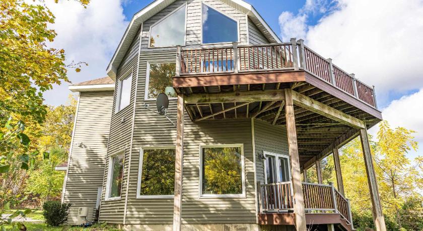 세인트 이그네이스 (MI) Mackinac Island Cabin Steps to Ferry Sleeps 12 4성급 숙소 레스토랑