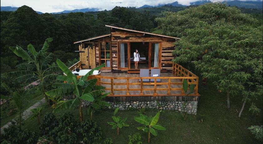 LA PERLA FINCA HOTEL