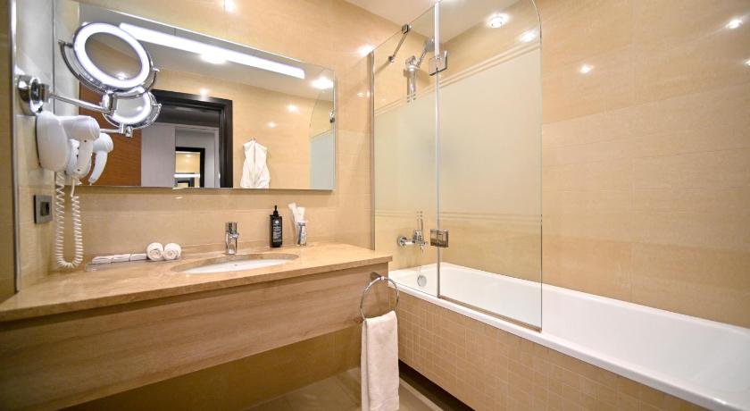 Image of King Suite 2