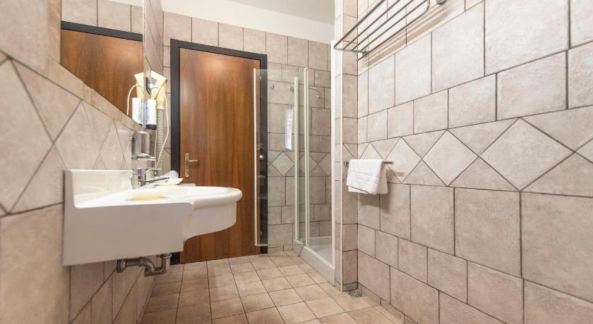 Komforta divvietīgs numurs (1 gulta) (Comfort Double Room) attēls 2