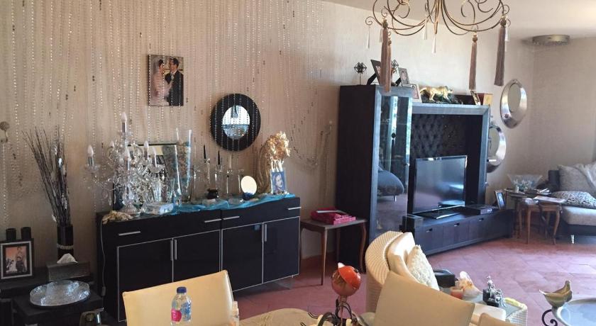 Image of Four-Bedroom House 7