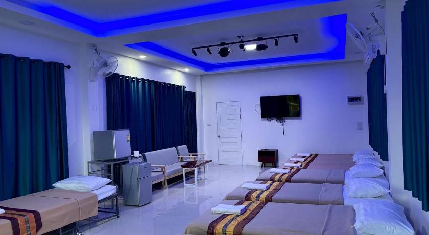 Image of 10-Bed Mixed Dormitory Room 2