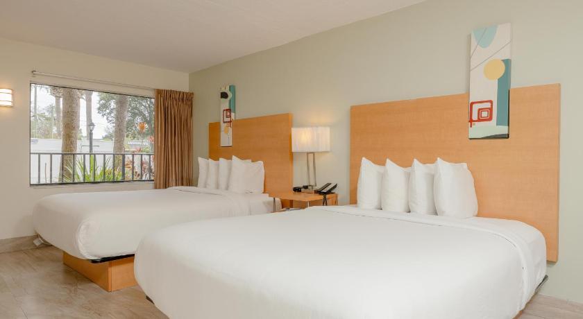 Image of 2 Queen Beds Non-Smoking 4