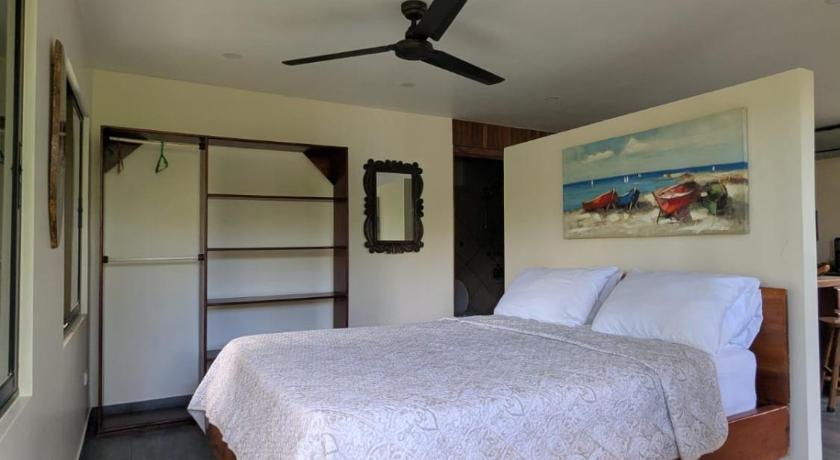 Image of Apartment with Garden View 9