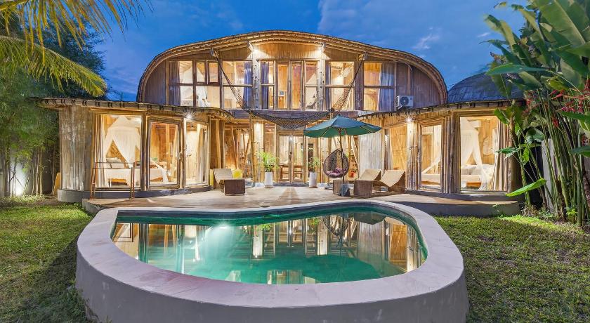 Bali Noon Bamboo Villas Pererenan 4-Star Hotel room