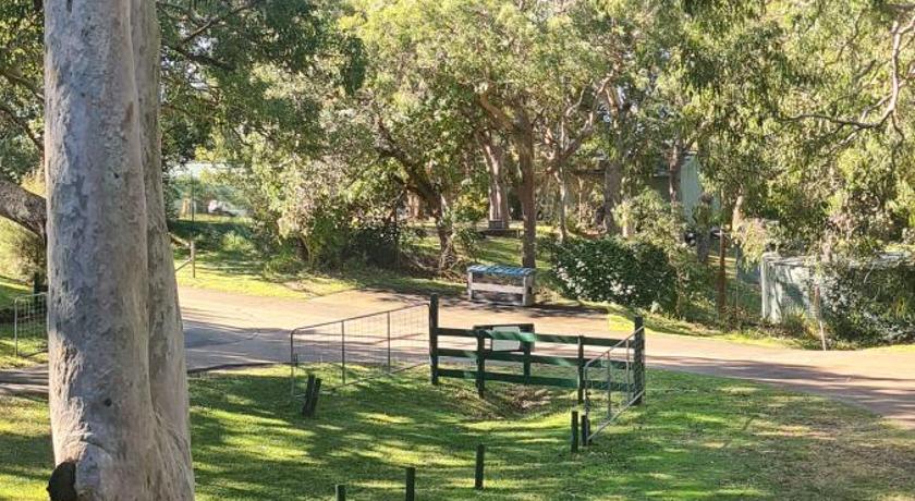 Image of Six-Bedroom House 15