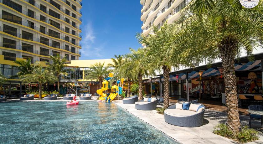 Hoi An Beachfront Resort - Studio Apartments - image 2
