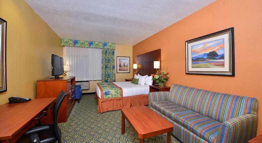 Best Western PLUS Fresno Inn