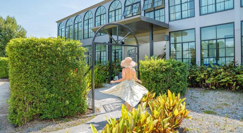 トラート Trat Tara Boutique Hotel 3つ星 ホテル レストラン