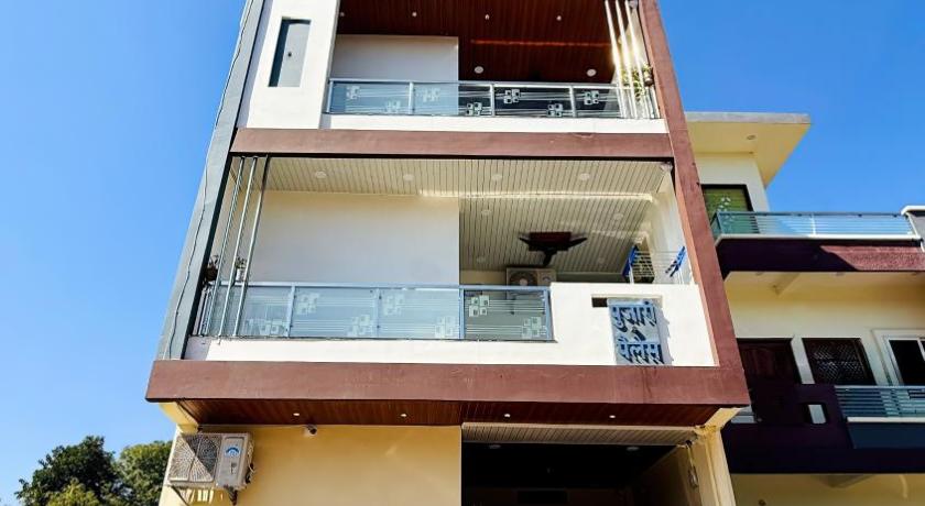 옴카레쉬와르 Hotel Pujari Palace 3성급 호텔 스위트룸