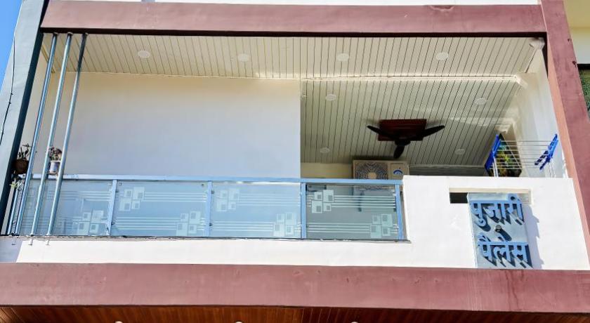 옴카레쉬와르 Hotel Pujari Palace 3성급 호텔 외관