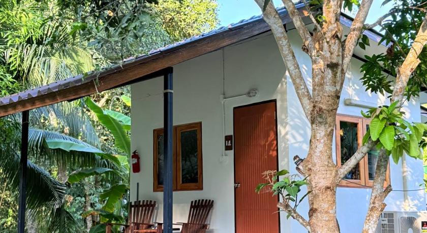 Image of Deluxe Bungalow with Garden View 1