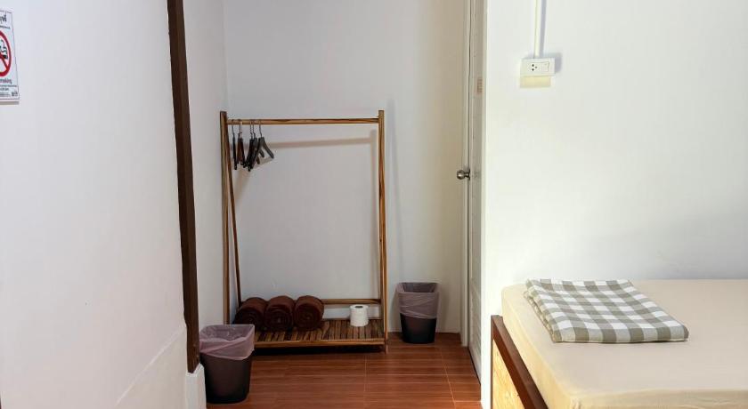 Image of Triple Room 8