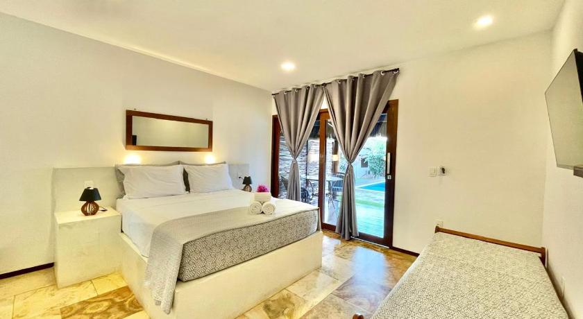 Image of Deluxe Queen Suite 0