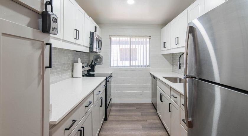 피닉스 (AZ) Spacious 2 Bedroom, 2 Bath, Pool, Free Parking, Gym 2성급 숙소 수영장