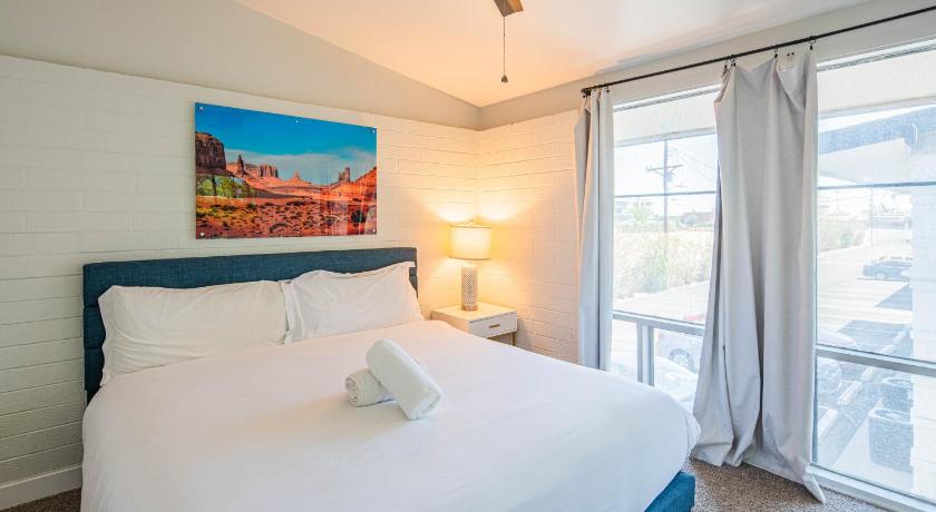 피닉스 (AZ) Spacious 2 Bedroom, 2 Bath, Pool, Free Parking, Gym 2성급 숙소 스위트룸