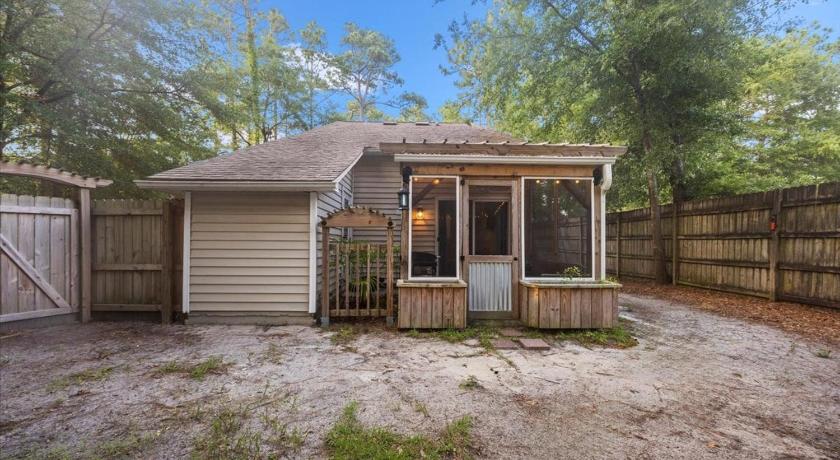 ウィルミントン Beachy Retreat - Mins to UNCW & Wrightsville Beach 3つ星 宿泊施設 レストラン