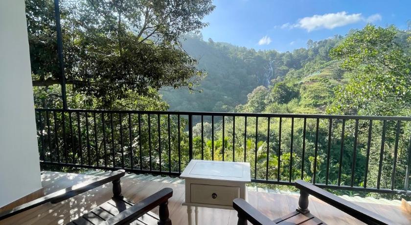 Ella waterfall view - image 7