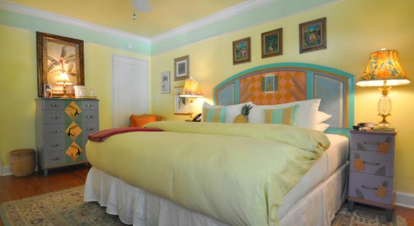 Pineapple Point Guesthouse & Resort - Gay Men's Resort photo