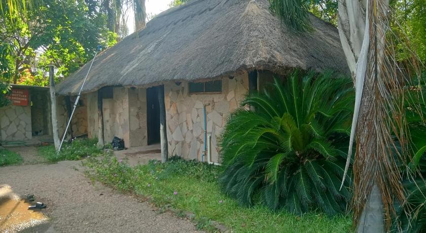 奇邦博 Chirundu - Zambezi River Campsite - Camp along the Zambezi River - Enjoy Game & Canoeing Safaris as  3星级 单人房 设施