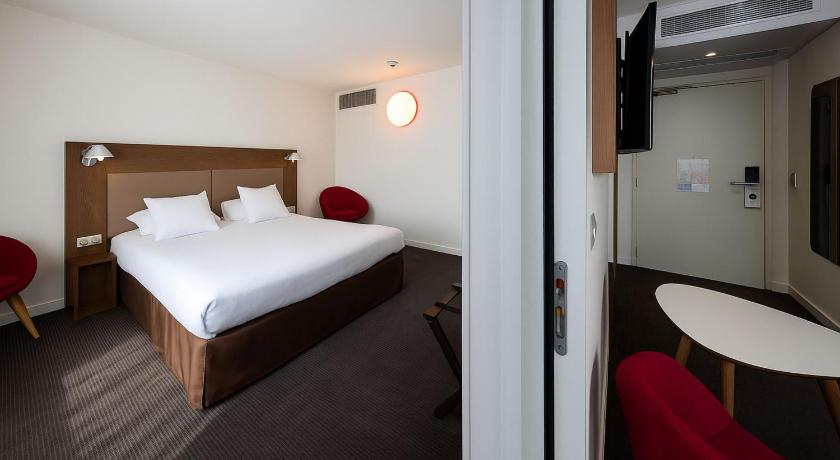 Image of Two Connecting Double Rooms 1