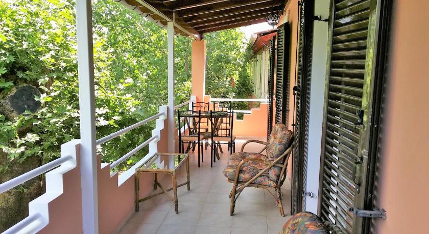 Marilena House Apartments & Studios photo