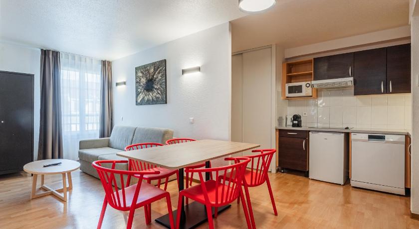 Kitchen, Residhotel Mulhouse Centre in Mulhouse