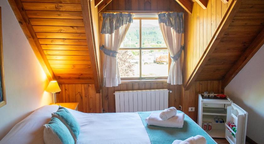 Image of Triple Room 2