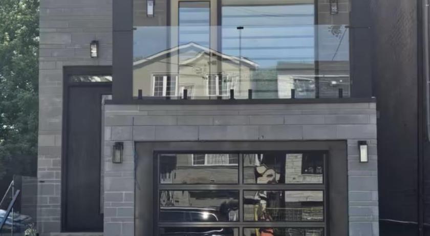 Brand New Private Unit with Parking, Steps to TTC, 15 Minutes to Downtown