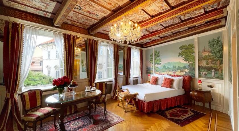 Image of Deluxe Double Room 0