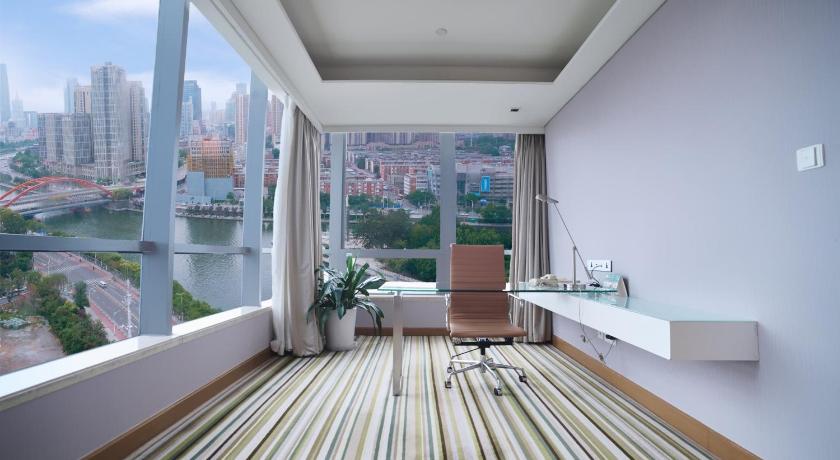 Image of 1 Bedroom Suite Stocked Minibar 3