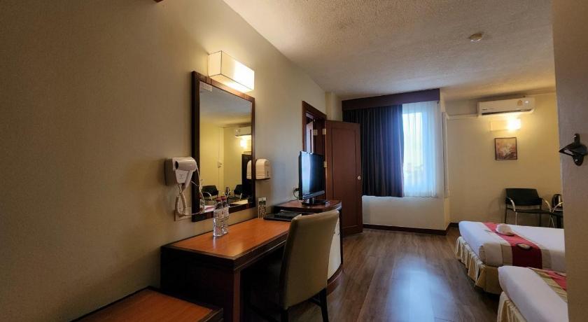 Image of Standard Twin 7