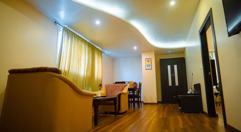 Image of Deluxe Suite 13