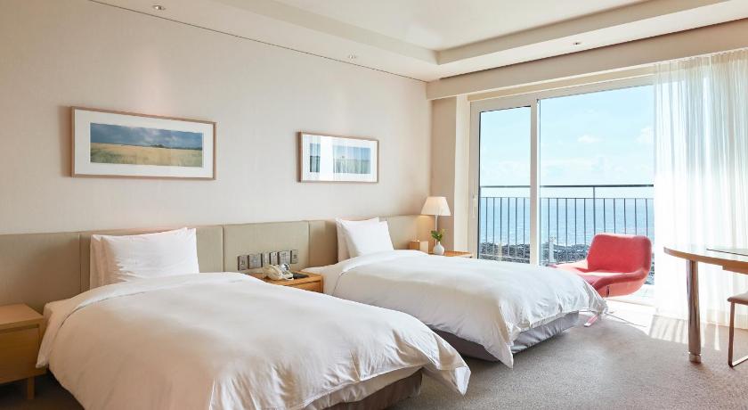 Image of Hotel Executive Ocean View Twin Room 7