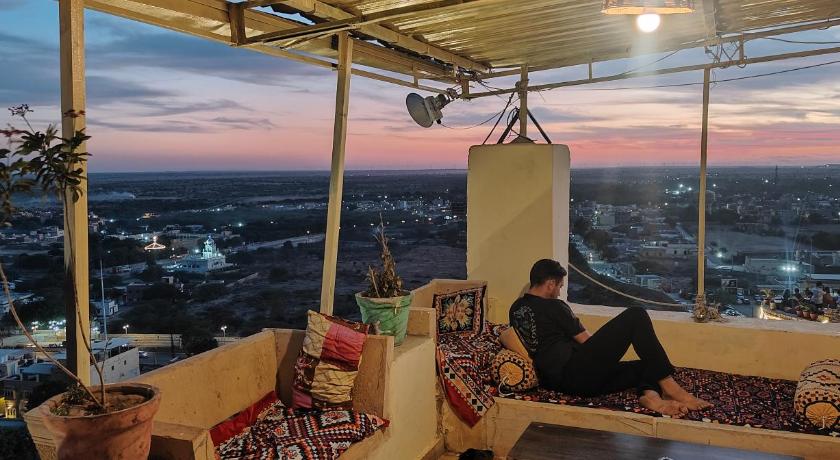 Nomadic Backpackers Hostel - image 6