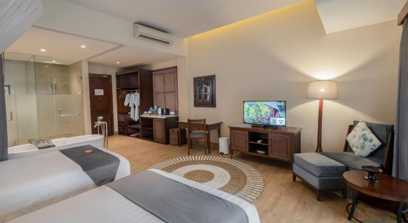 Image of Jungle Suite 16