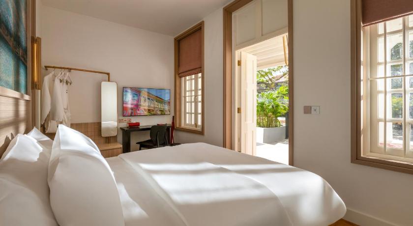 Image of Heritage Garden Patio 4