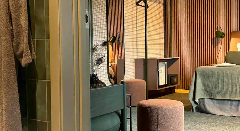 Image of Suite 6