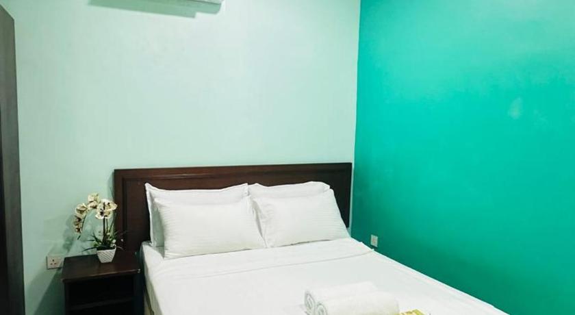 Image of Queen Bed 3