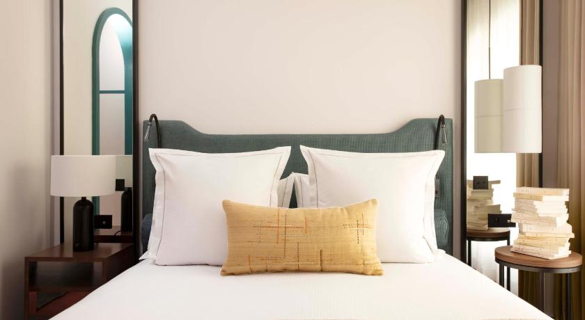 Image of Deluxe Room 7