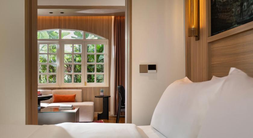 Image of Straits Suite 6